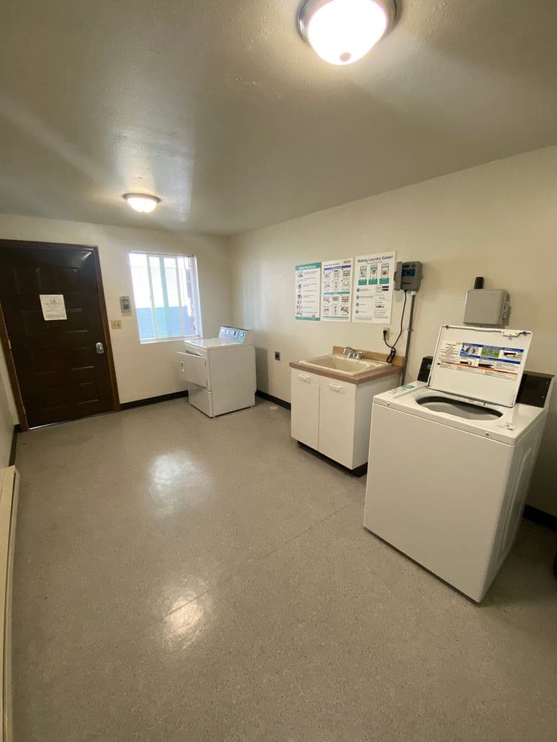 Yakima Apartment: 1206 S. 15th Ave.