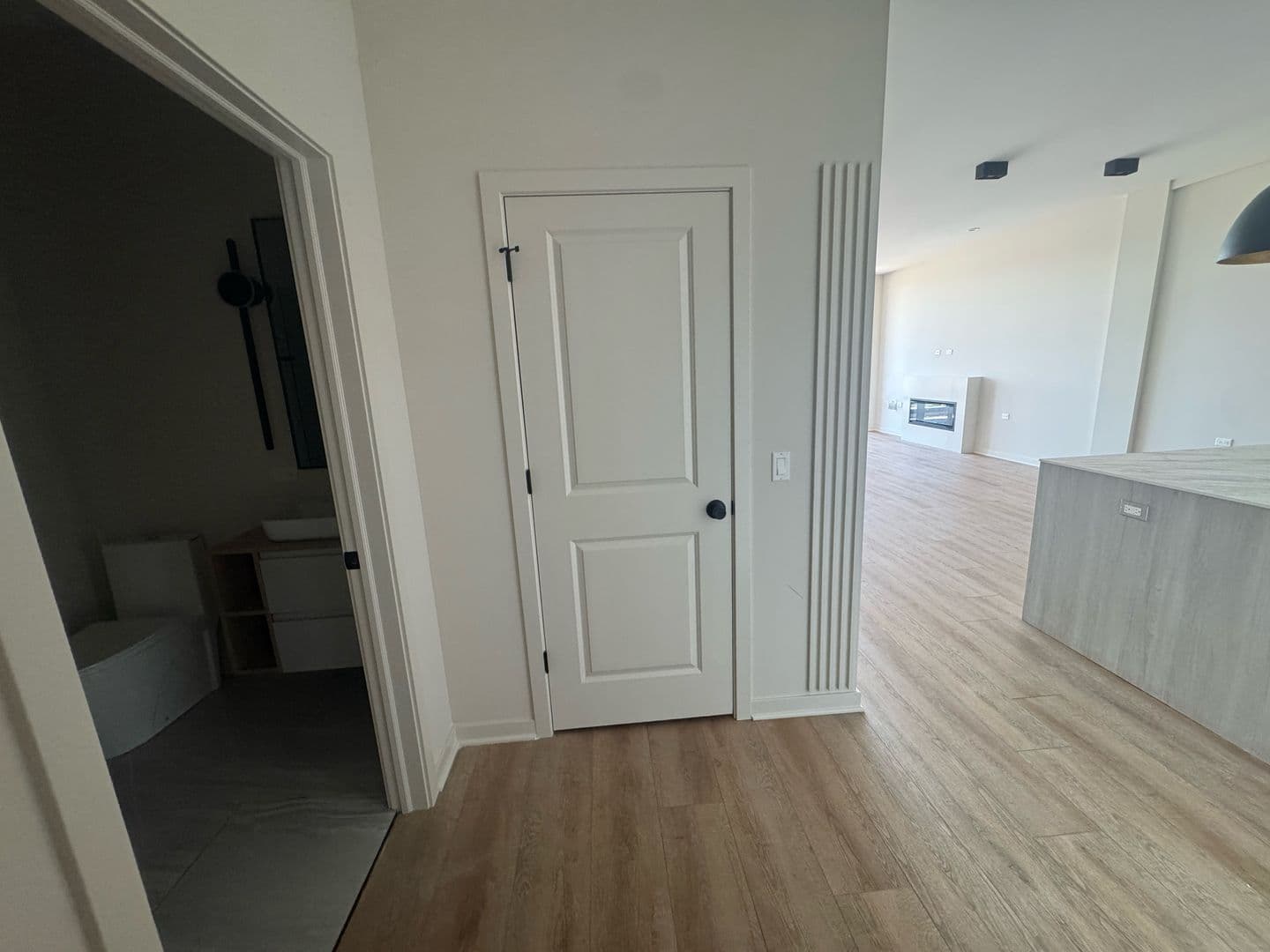 Chicago Apartment: 3207 N Narragansett Ave /  6340 W Belmont Ave