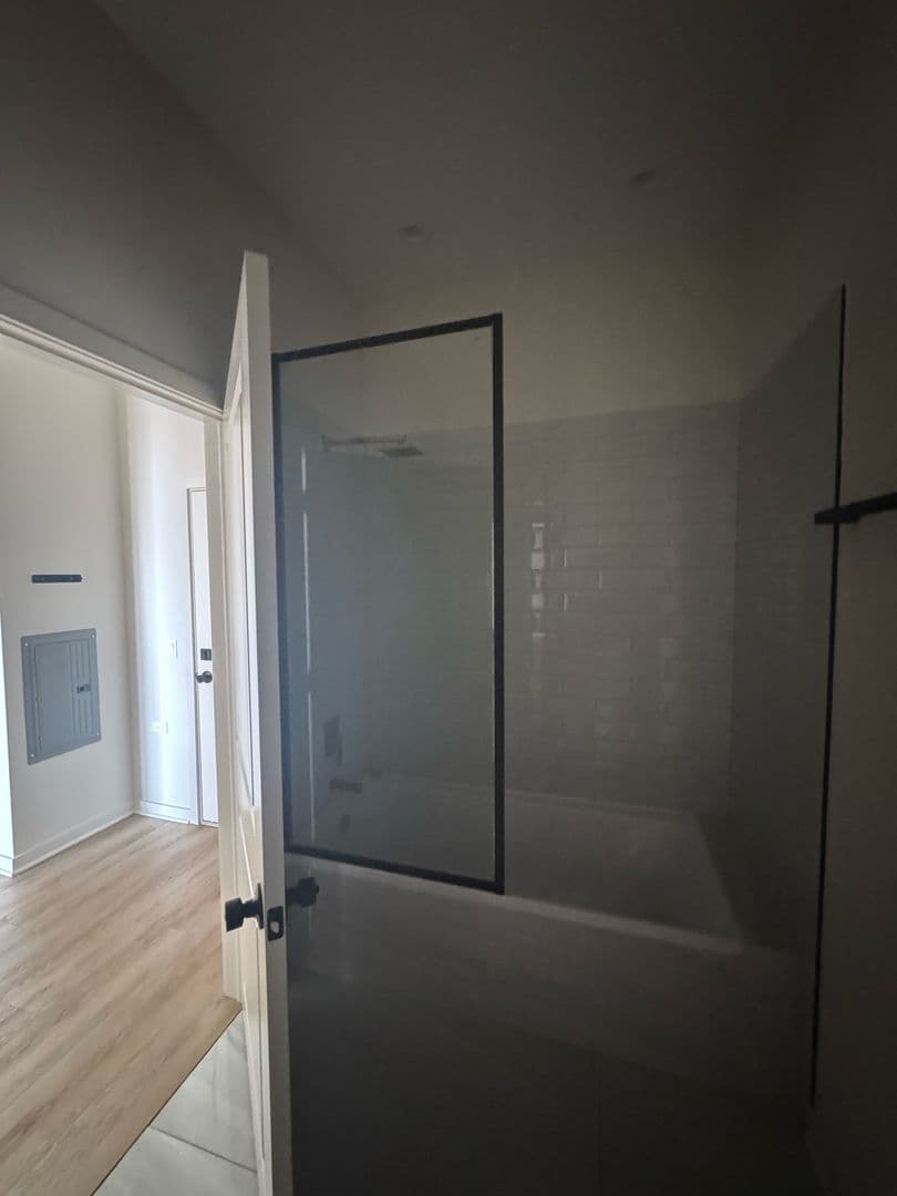 Chicago Apartment: 3207 N Narragansett Ave /  6340 W Belmont Ave