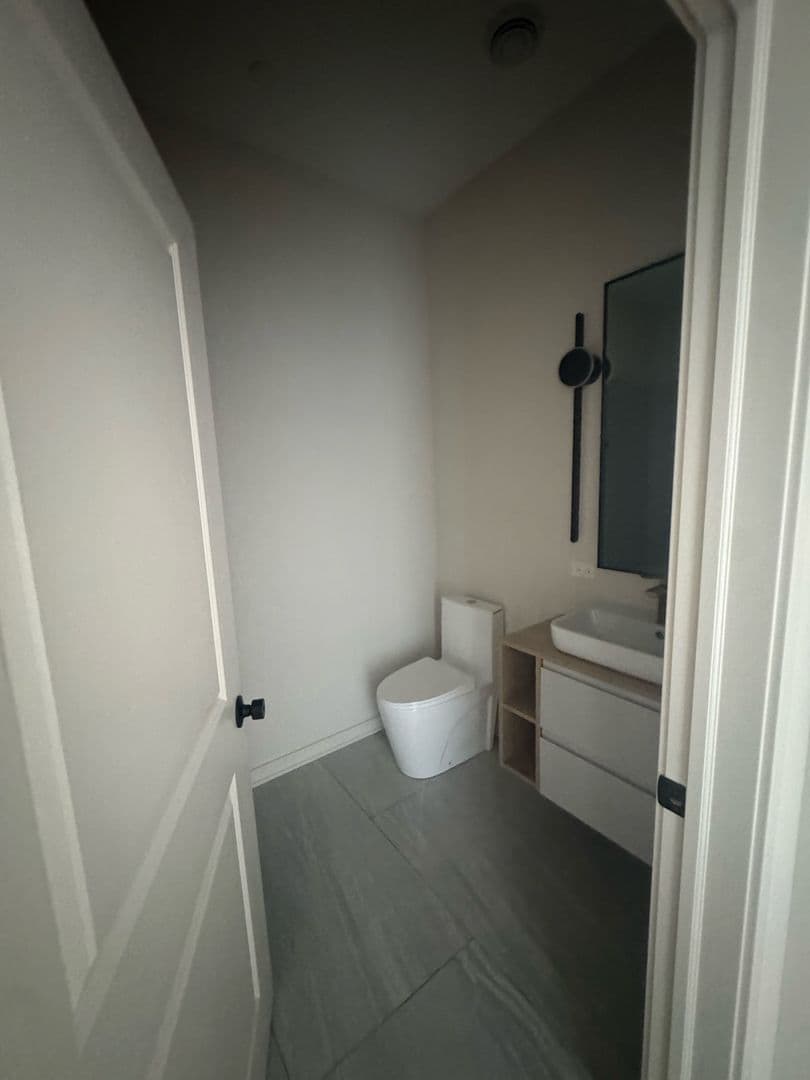 Chicago Apartment: 3207 N Narragansett Ave /  6340 W Belmont Ave