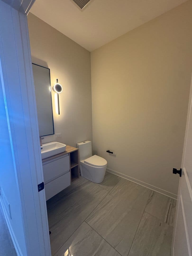 Chicago Apartment: 3207 N Narragansett Ave /  6340 W Belmont Ave