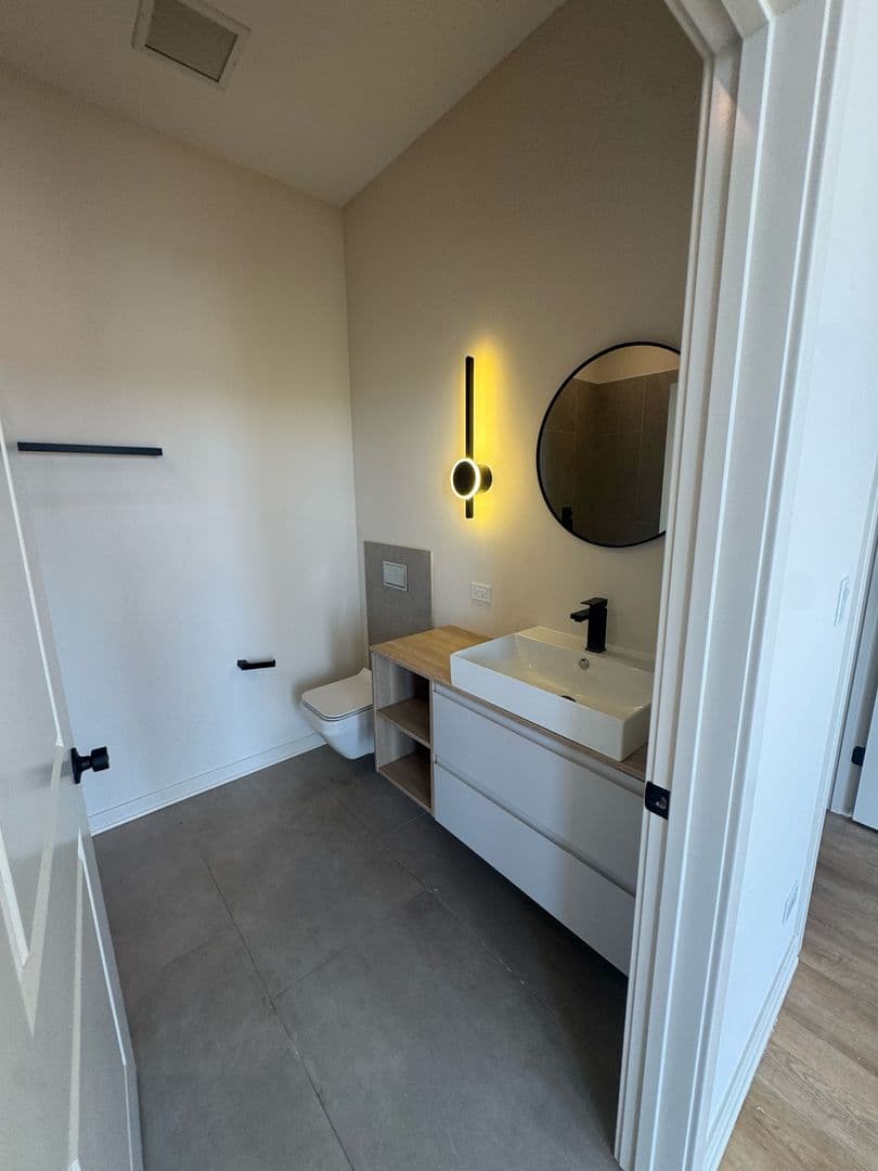 Chicago Apartment: 3207 N Narragansett Ave /  6340 W Belmont Ave