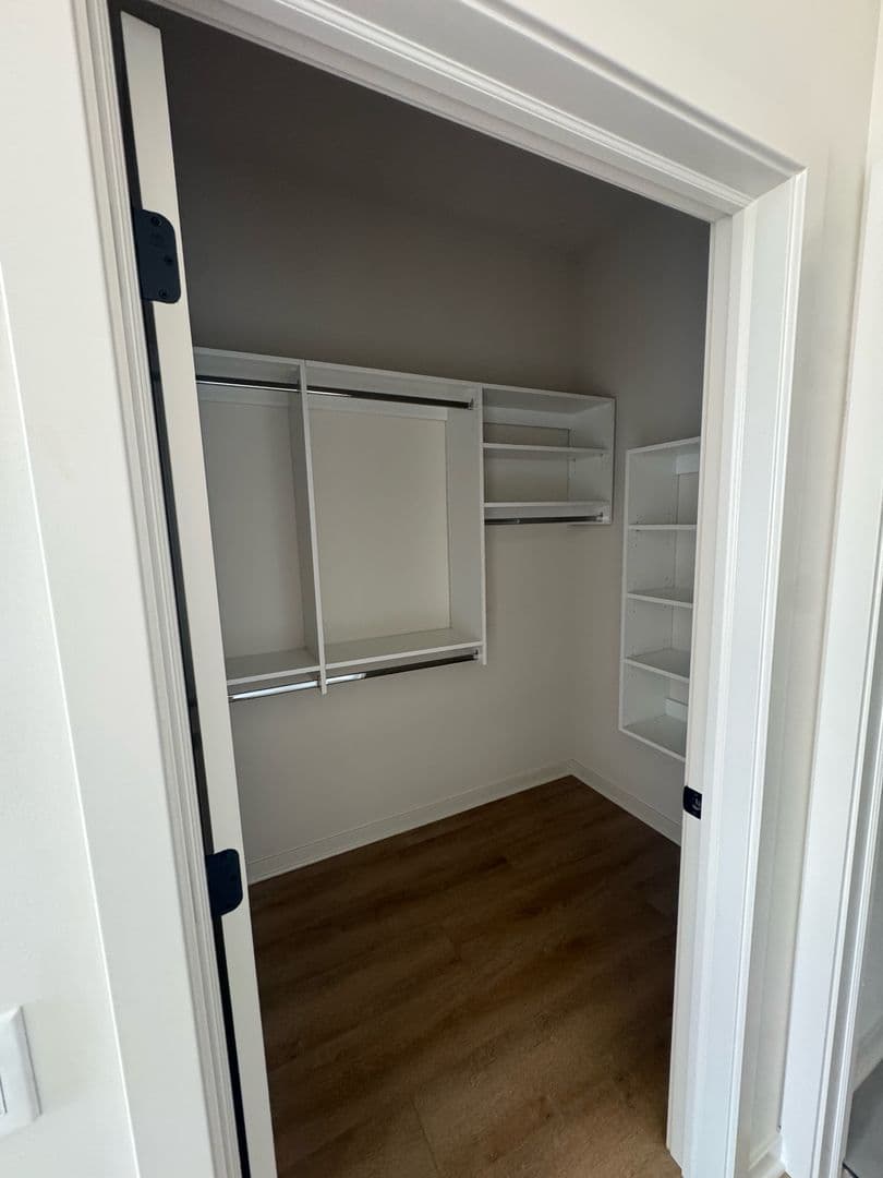 Chicago Apartment: 3207 N Narragansett Ave /  6340 W Belmont Ave