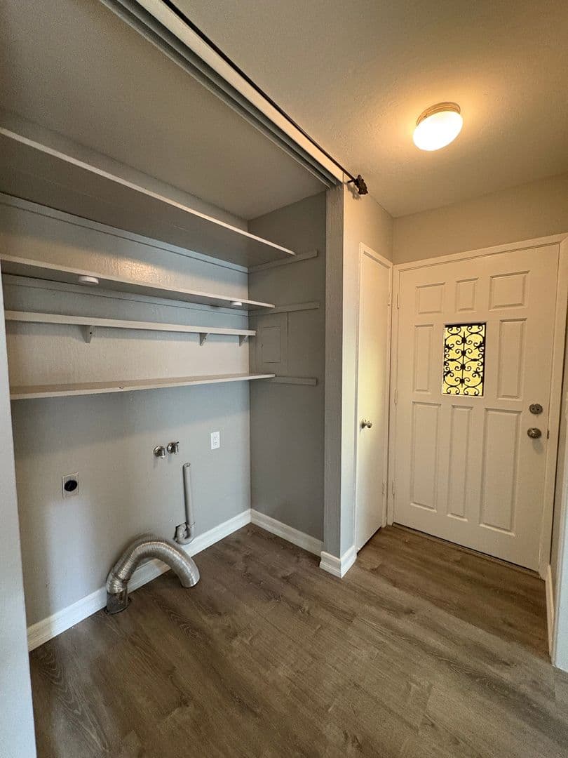 Capitola Apartment: 425 Plum Street
