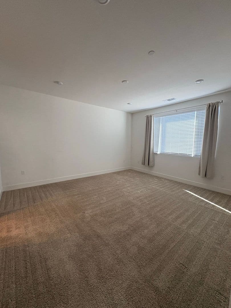 Hollister House: 1831 Lilac Court