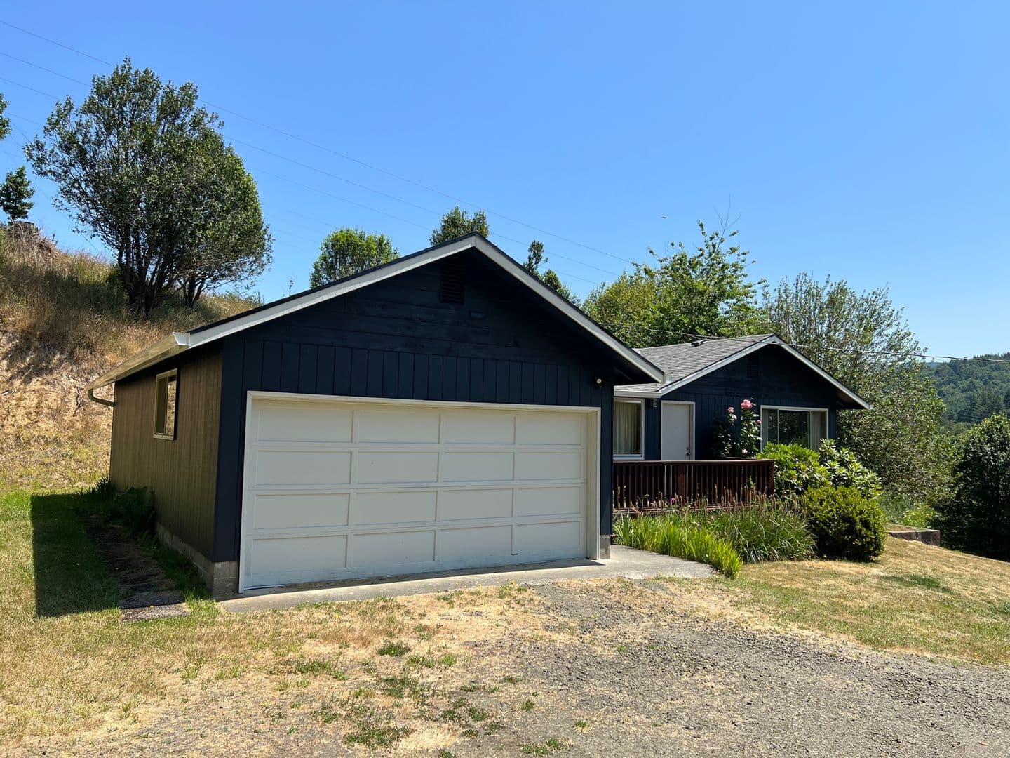 Myrtle Point Apartment: 90799 N. Fork Ln.