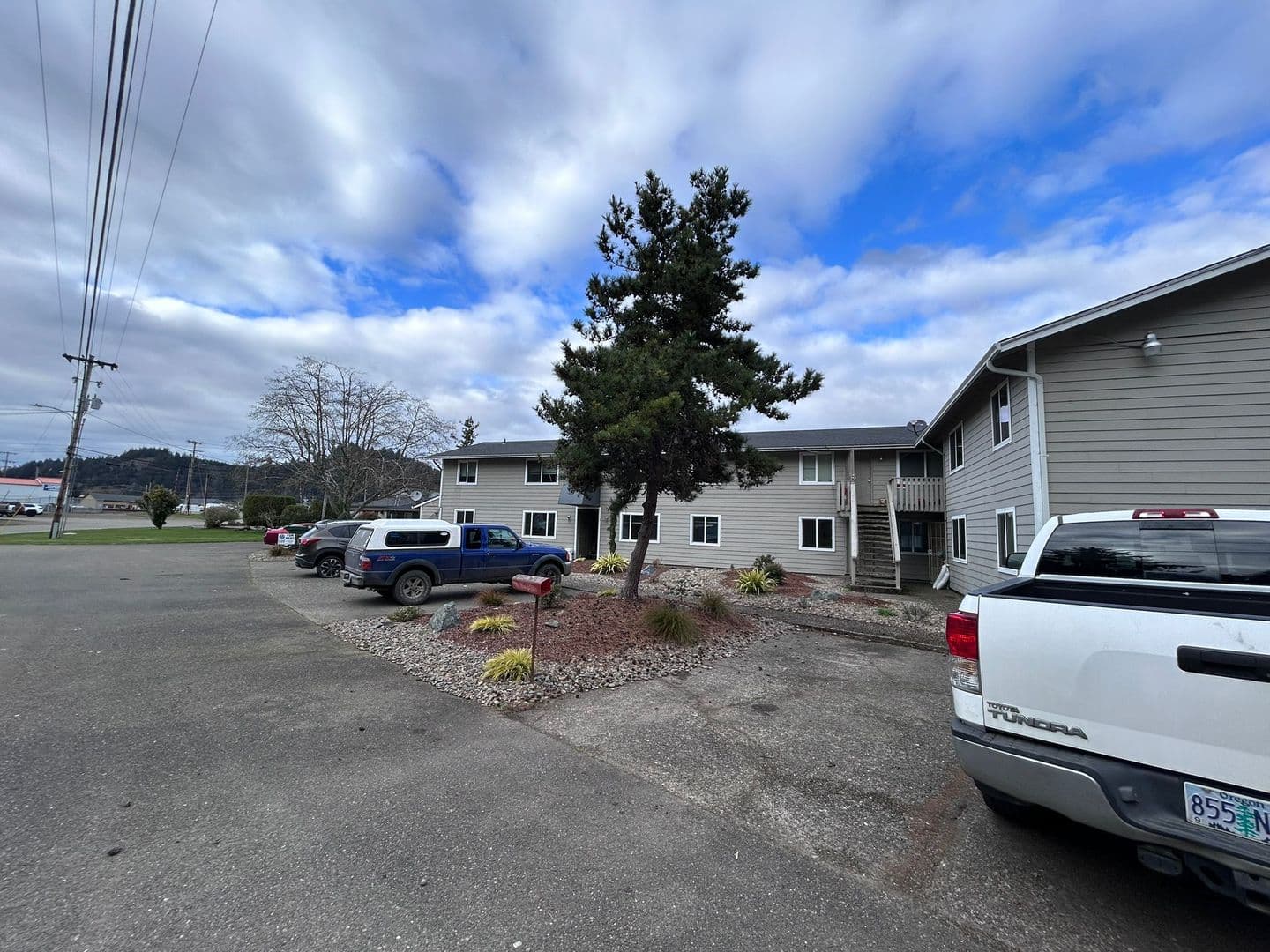 Reedsport Apartment: 795 Elm