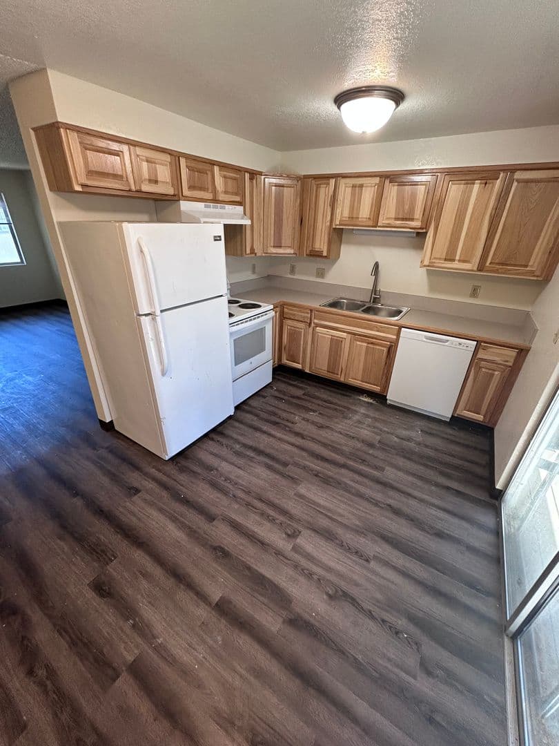Reedsport Apartment: 401 Ranch Road