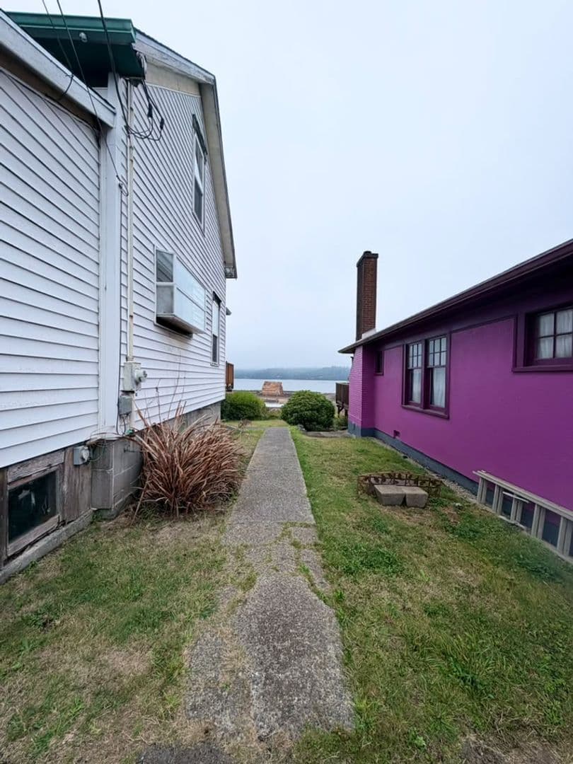 North Bend Apartment: 1524 Sheridan