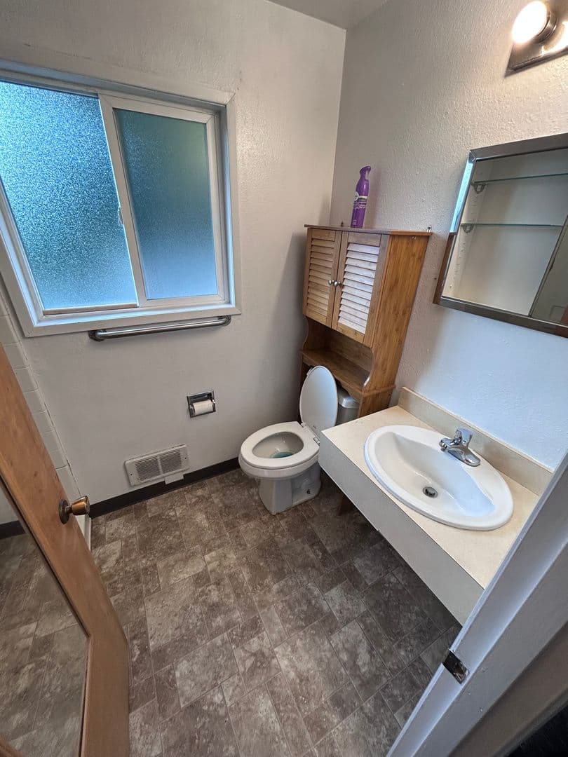 Coos Bay Apartment: 2645 N. 16th Ct.