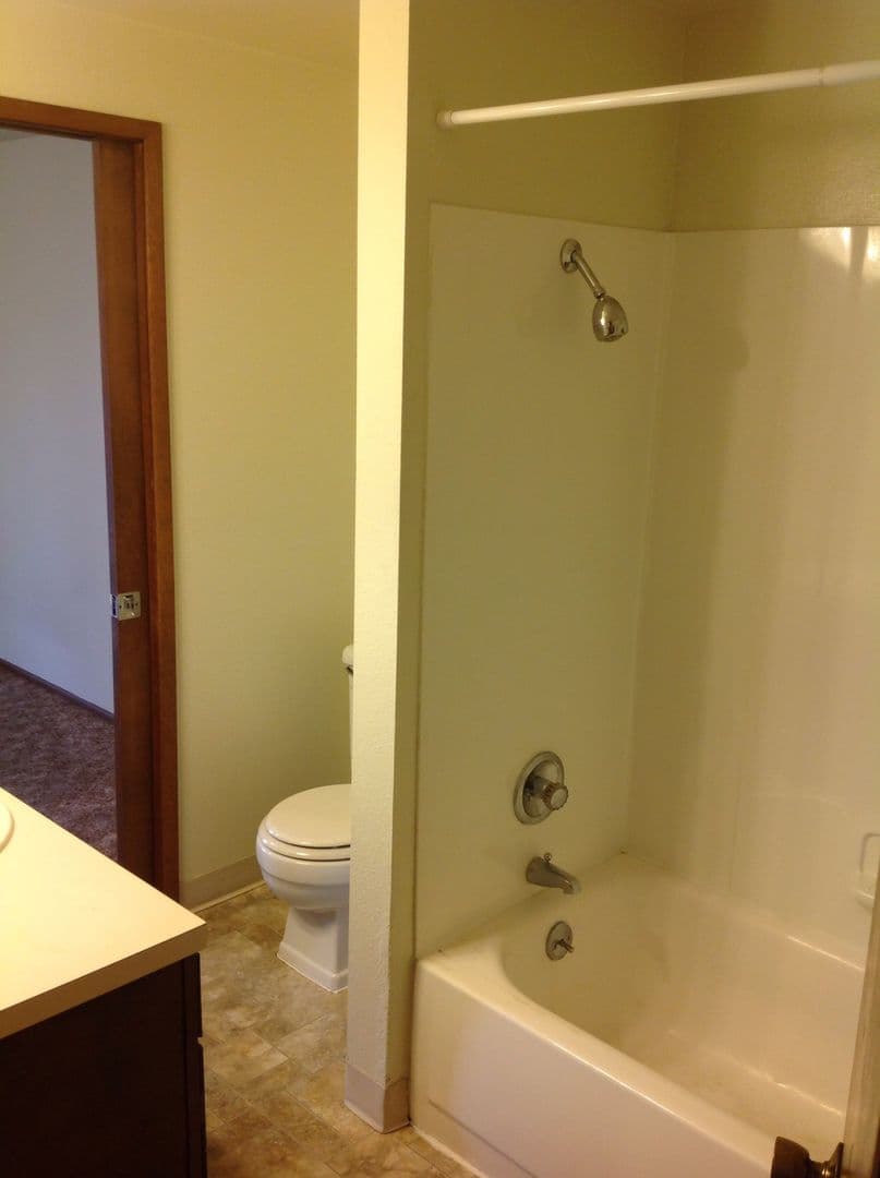 North Bend Apartment: 2092-2098 Monroe Street