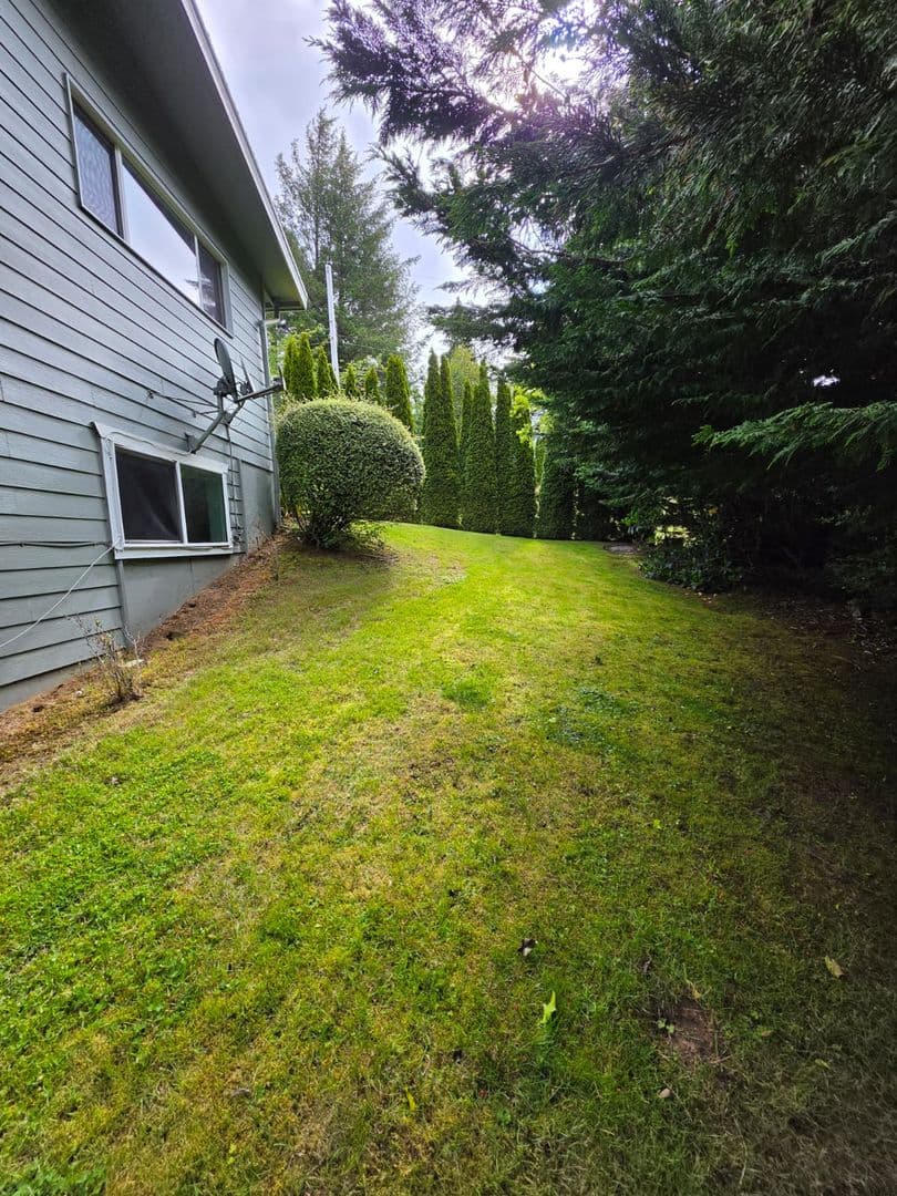Coos Bay Apartment: 2645 N. 16th Ct.