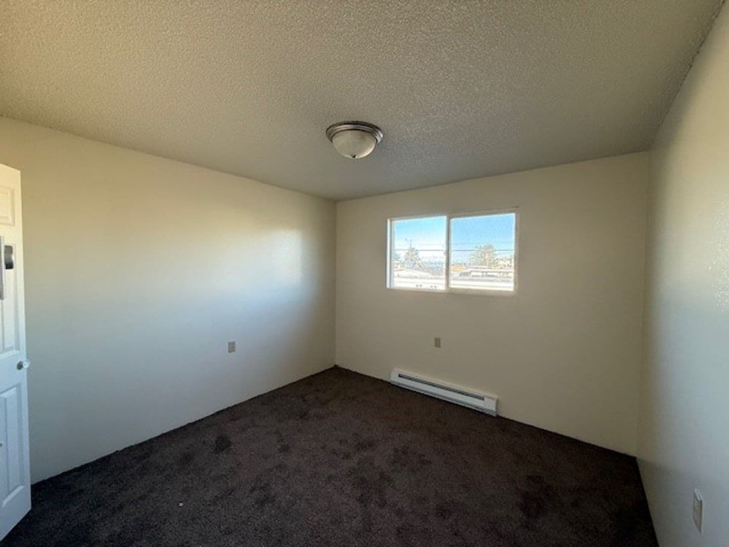 Coos Bay Apartment: 250 S. Marple