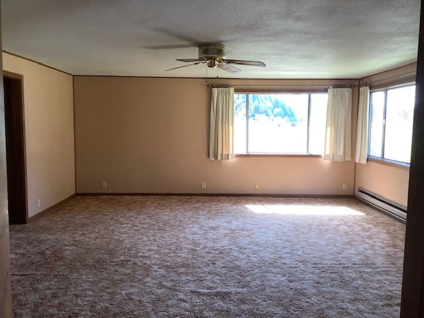 Myrtle Point Apartment: 90799 N. Fork Ln.