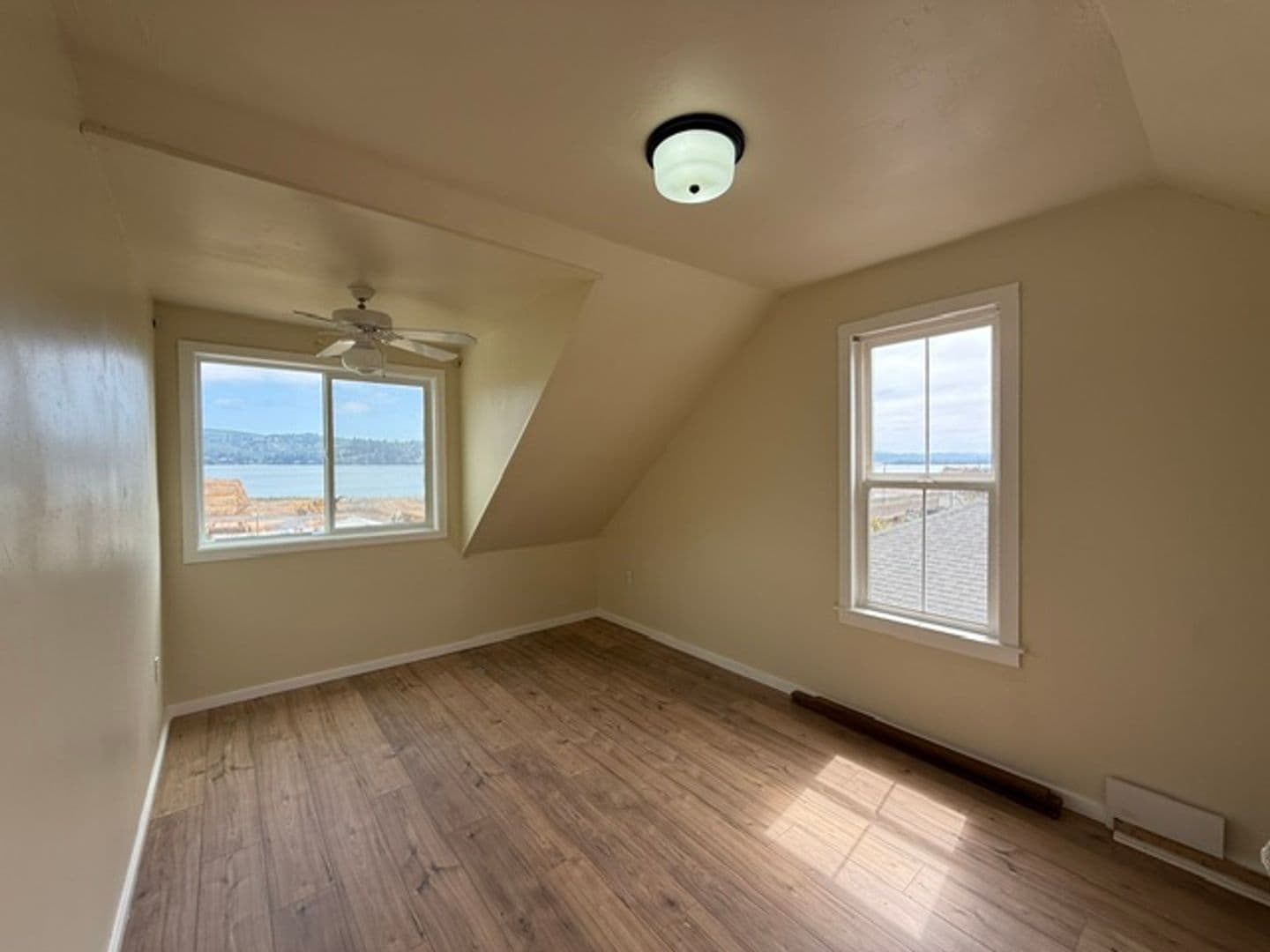 North Bend Apartment: 1524 Sheridan