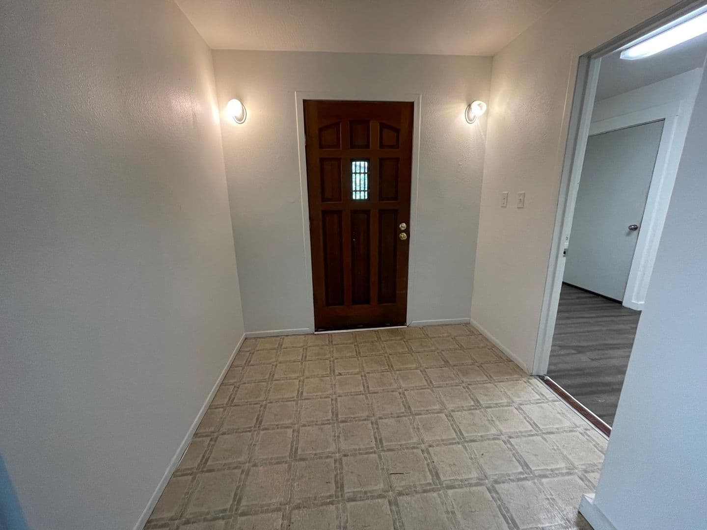 Coos Bay Apartment: 669 S. Main