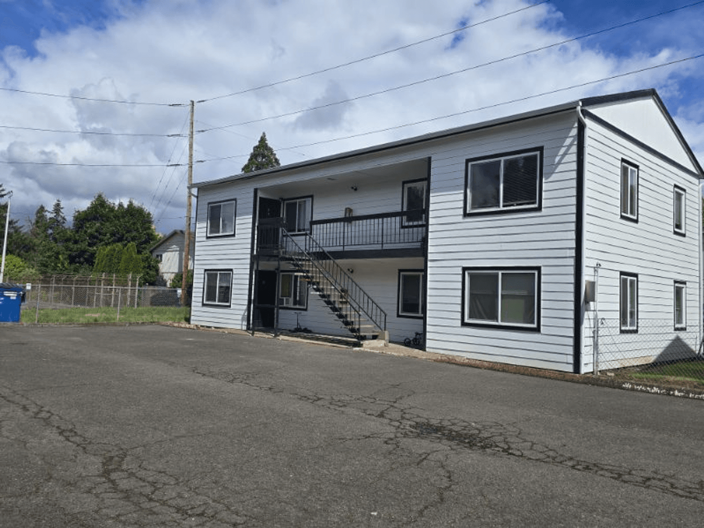 Salem Apartment: 1723 & 1727 Park Avenue NE