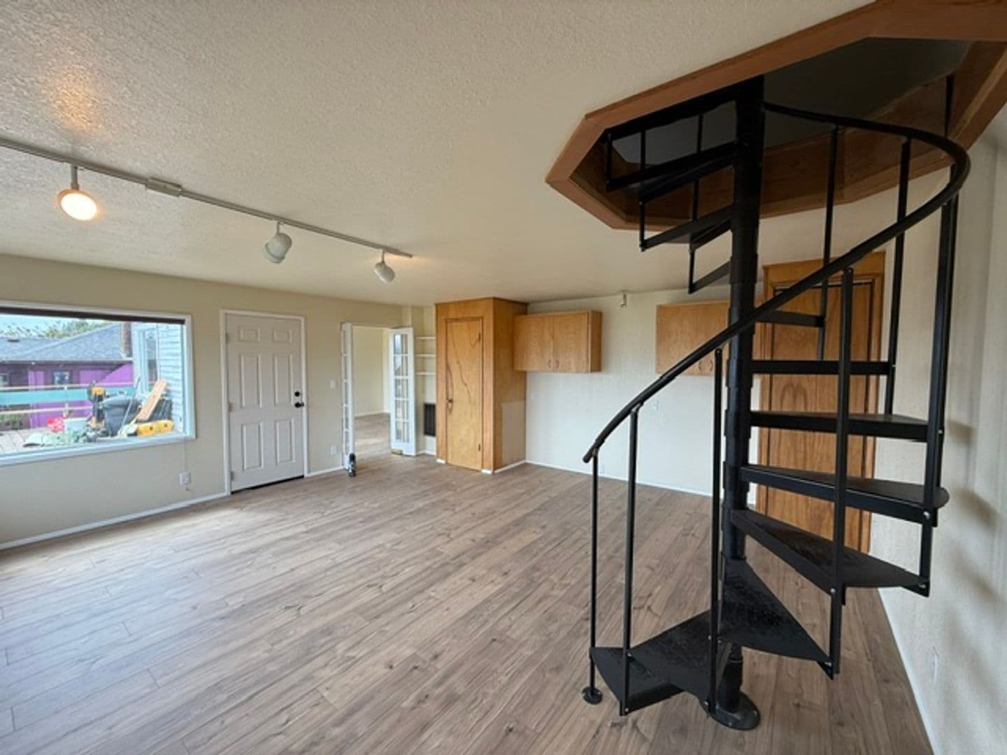 North Bend Apartment: 1524 Sheridan