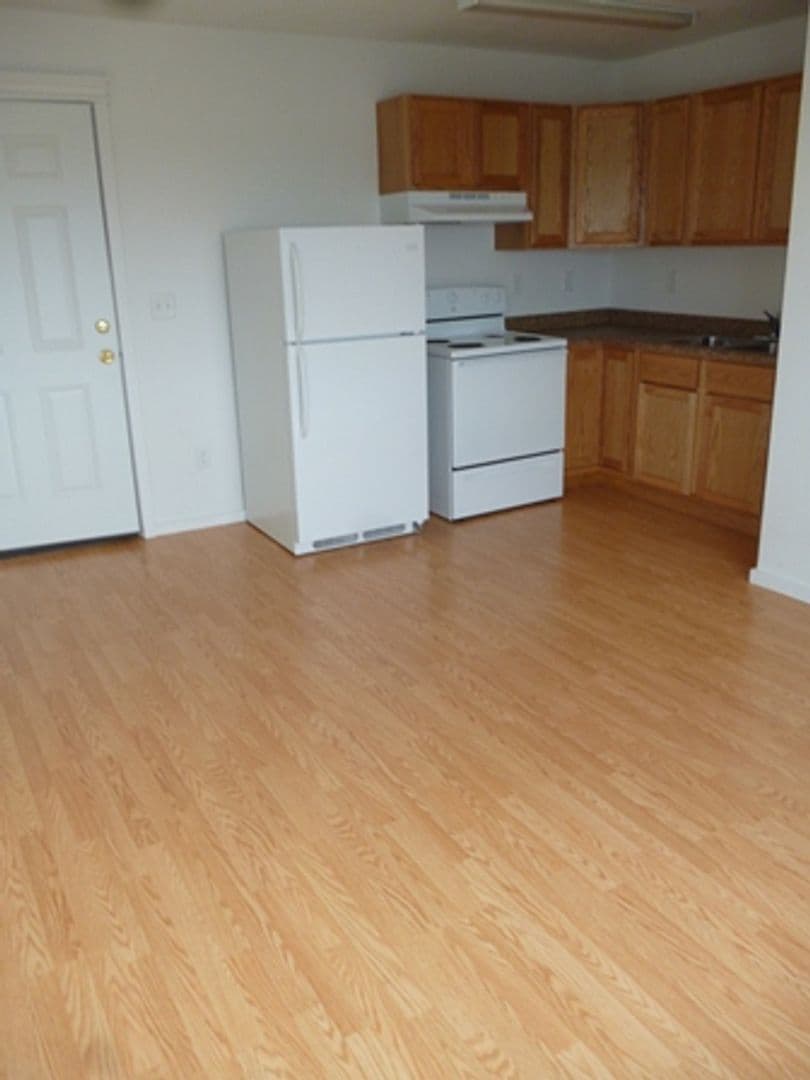 Coos Bay Apartment: 114 N. Wasson