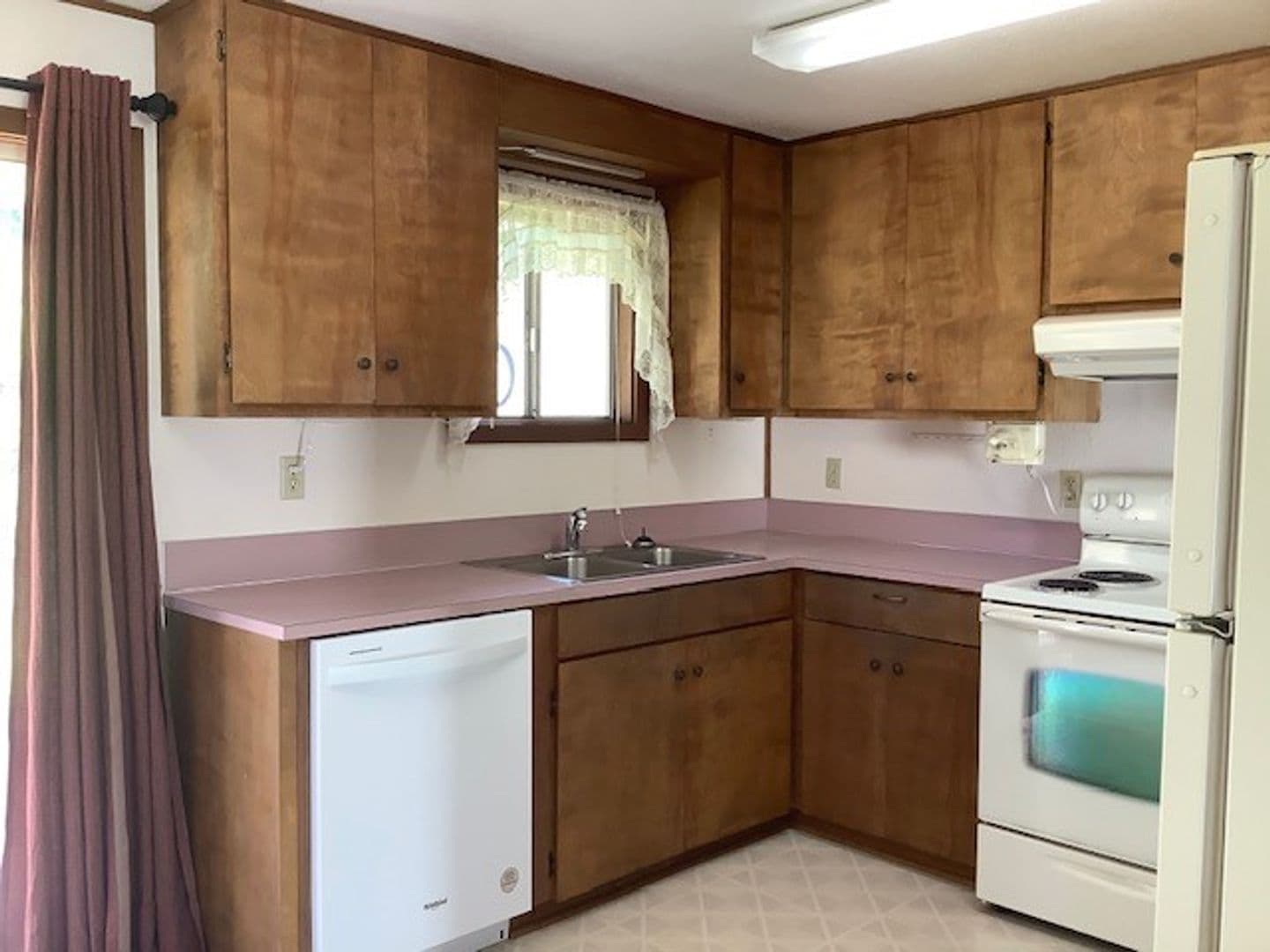 Myrtle Point Apartment: 90799 N. Fork Ln.