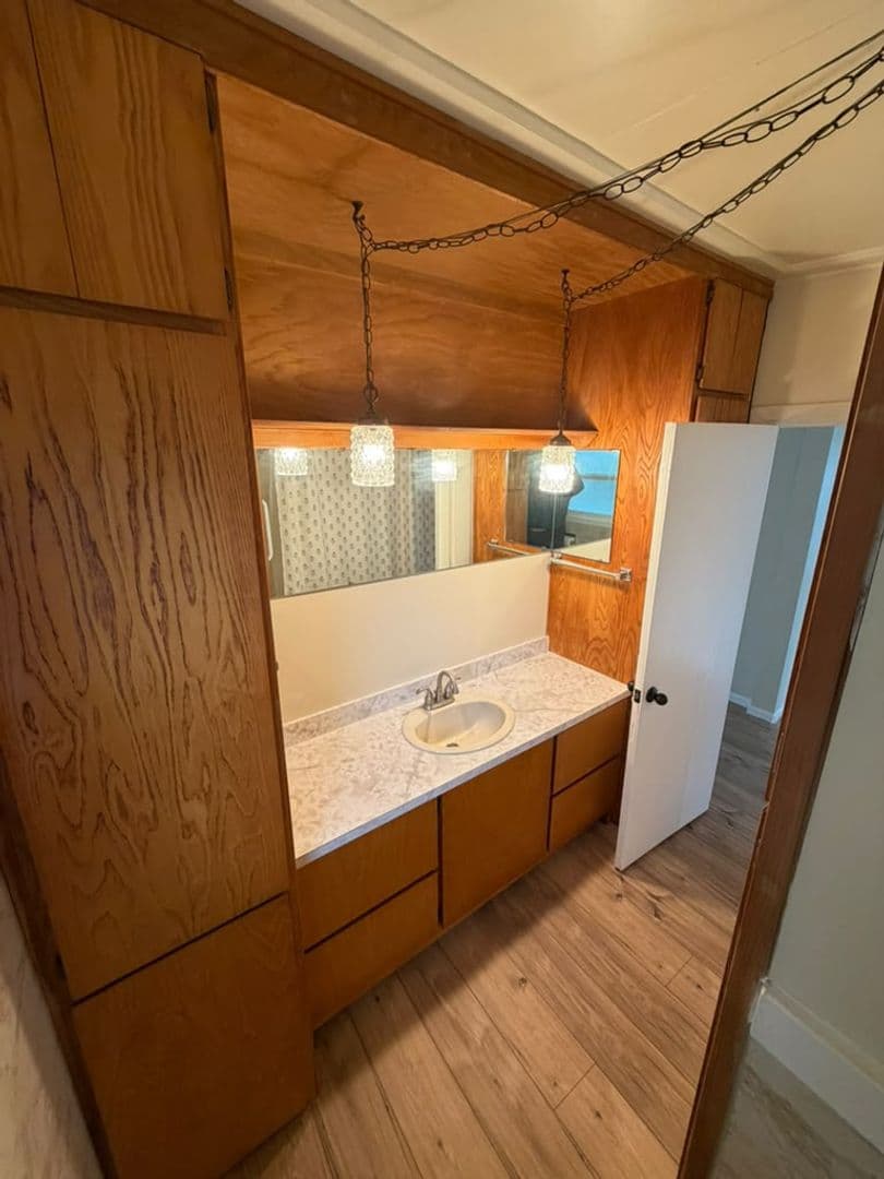 North Bend Apartment: 1524 Sheridan