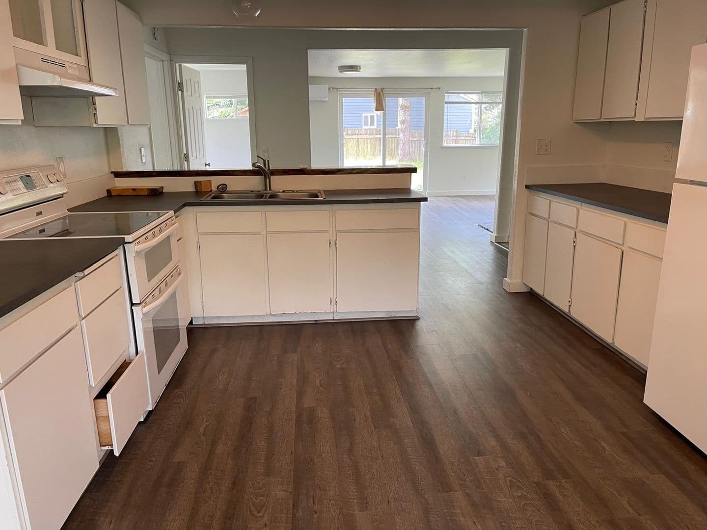 Coos Bay Apartment: 669 S. Main
