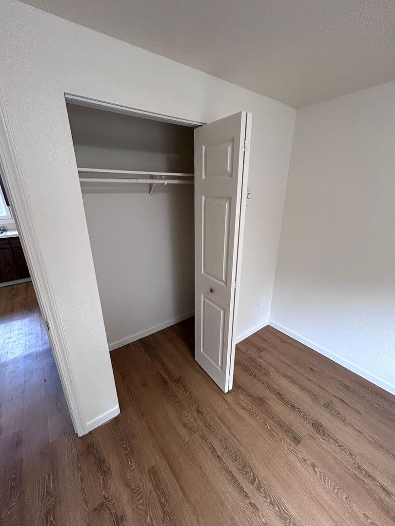 Reedsport Apartment: 795 Elm