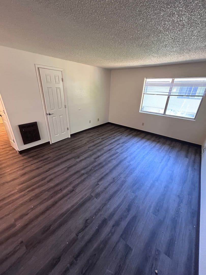 Reedsport Apartment: 401 Ranch Road