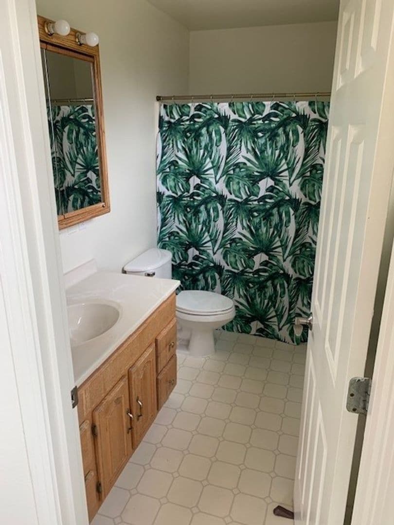 Coos Bay Apartment: 276 N. Cammann Street
