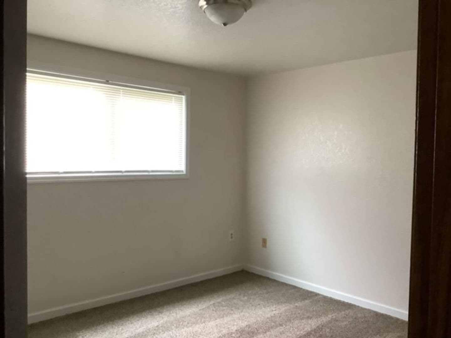 Reedsport Apartment: 1160 Ivy Street