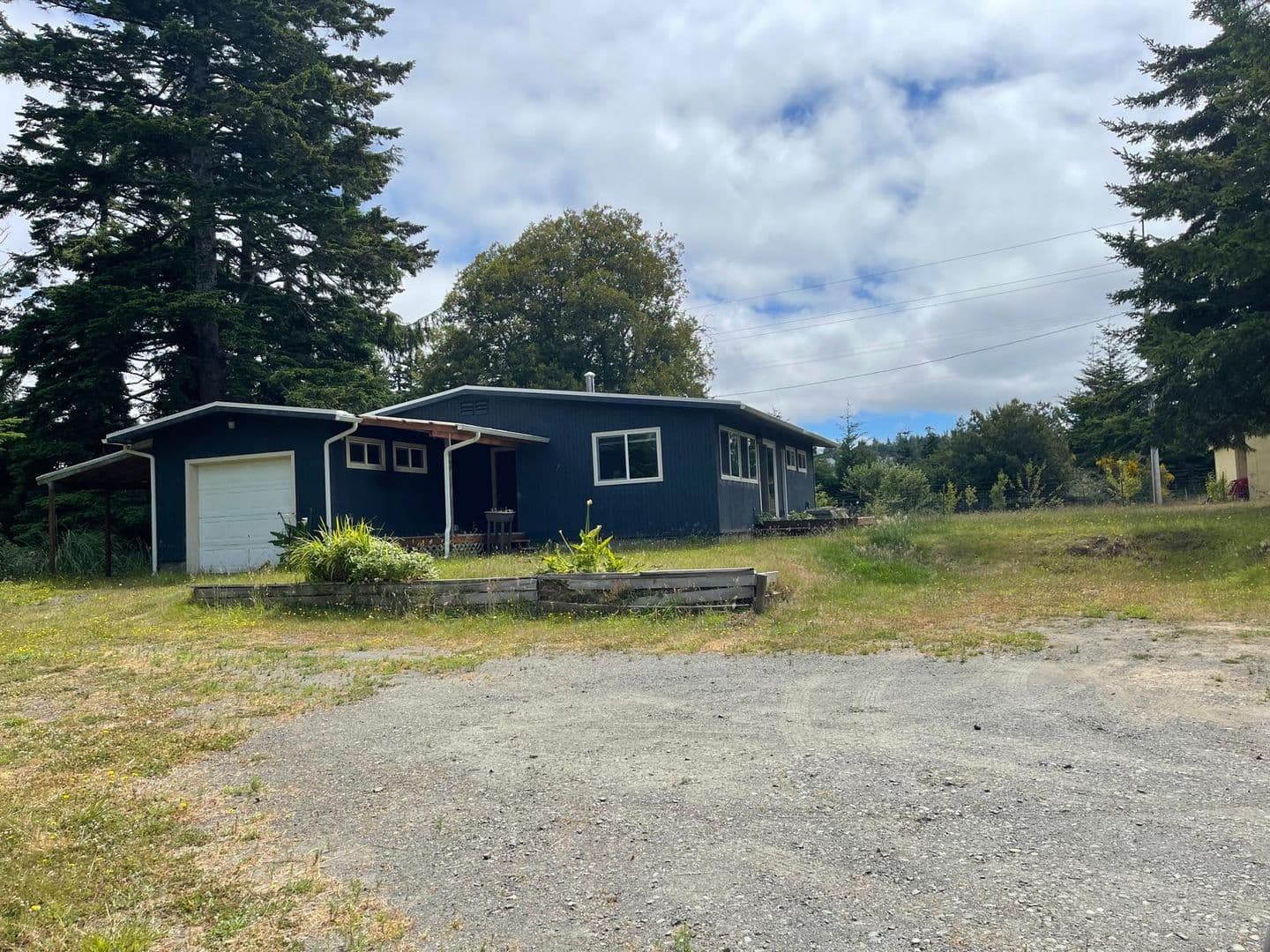 Coos Bay Apartment: 669 S. Main
