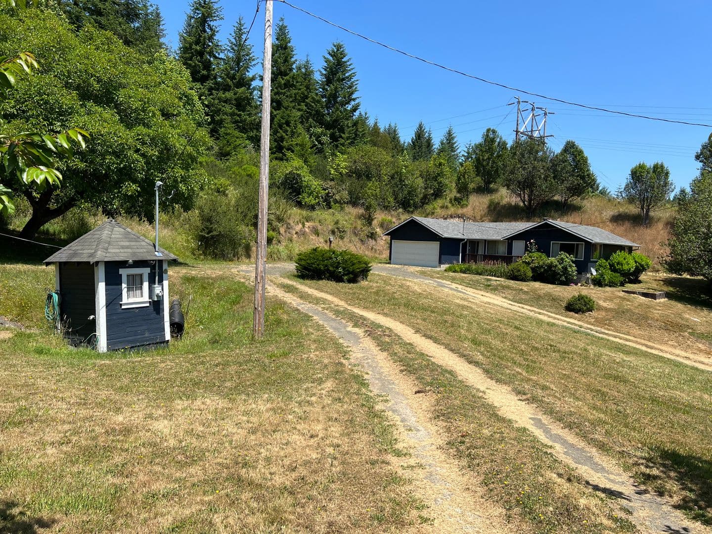 Myrtle Point Apartment: 90799 N. Fork Ln.