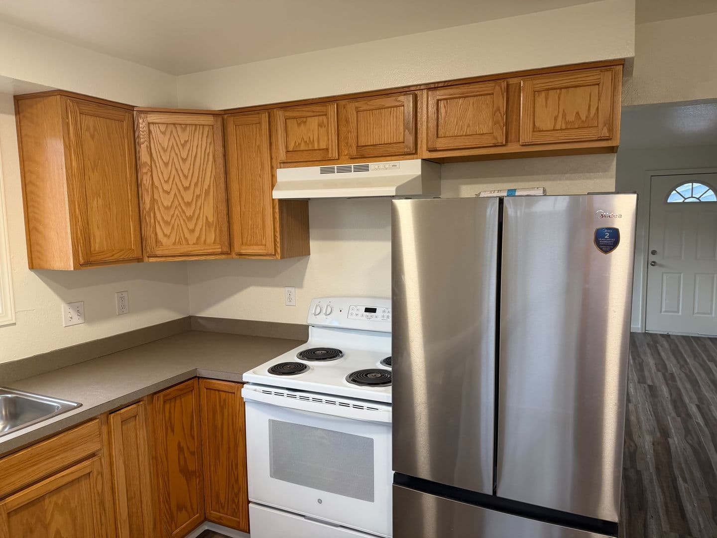 Reedsport Apartment: 1160 Ivy Street