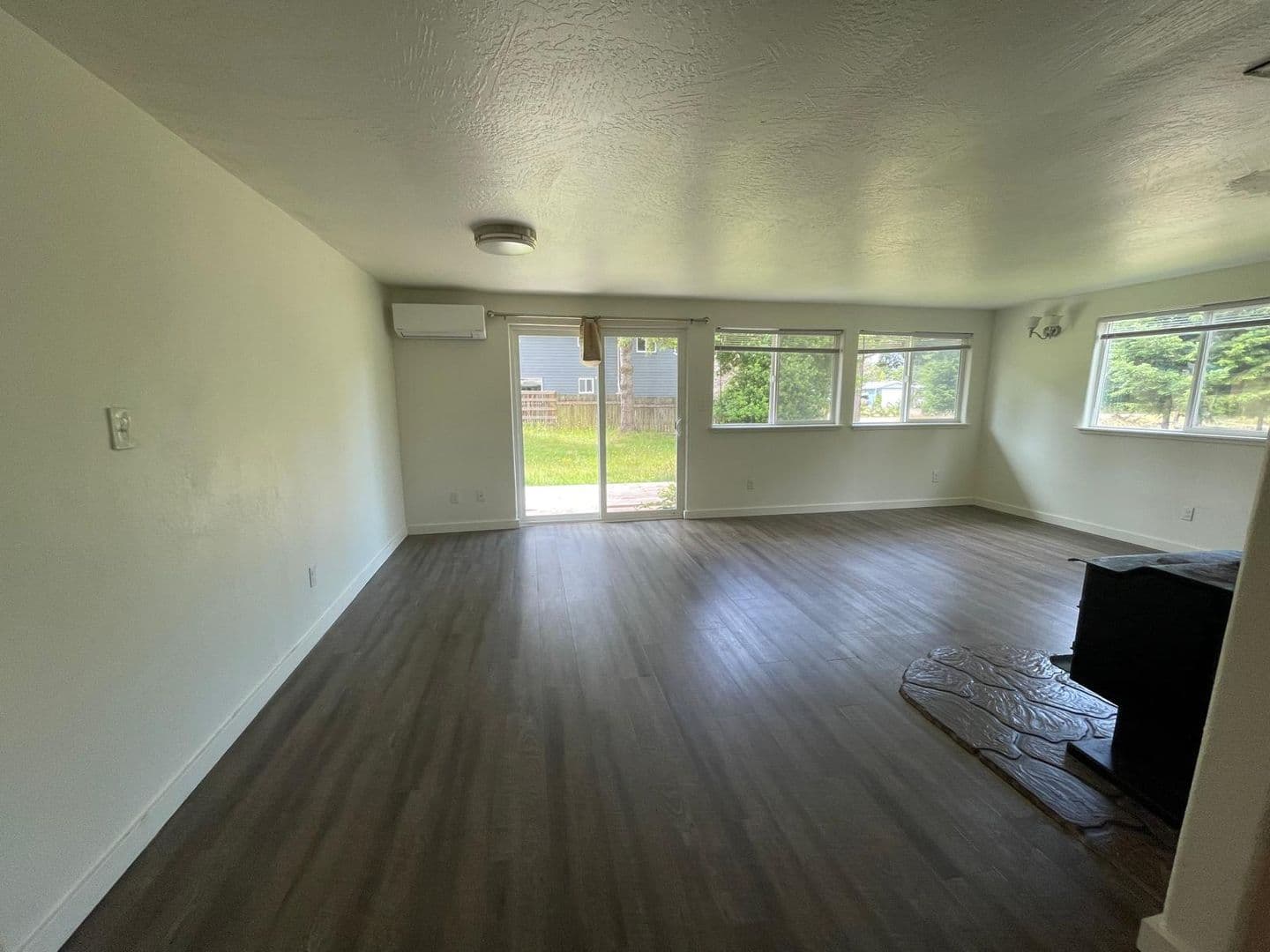 Coos Bay Apartment: 669 S. Main