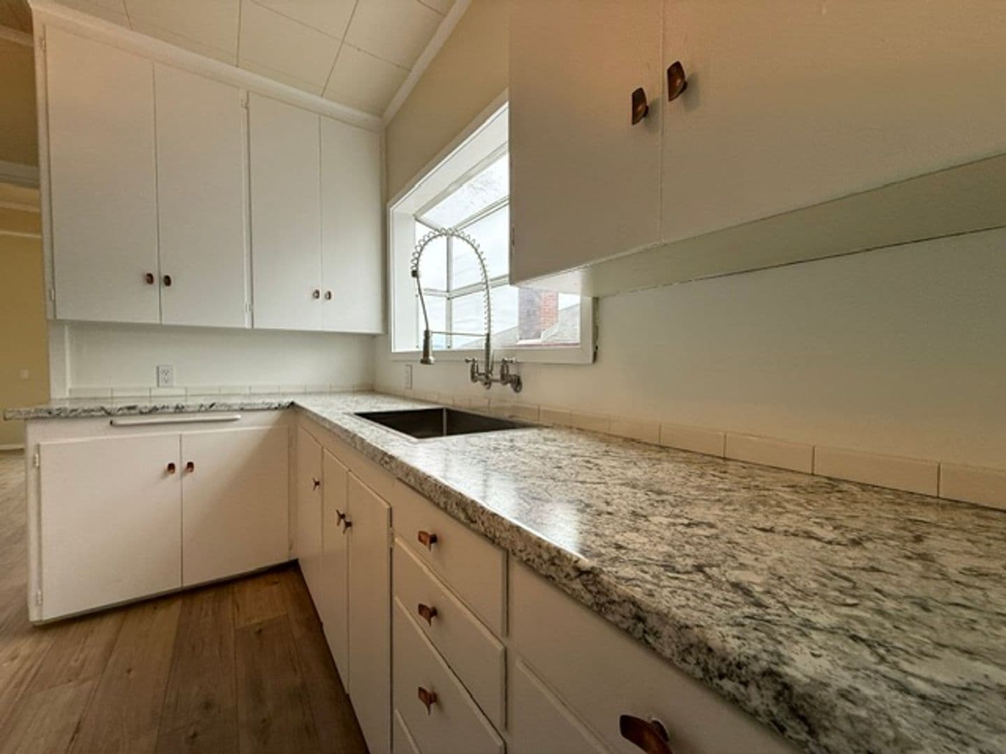 North Bend Apartment: 1524 Sheridan