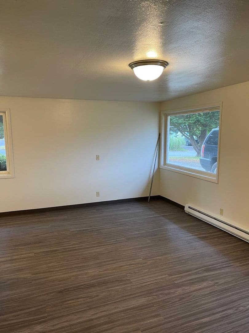 Coos Bay Apartment: 524/534 Taylor Avenue