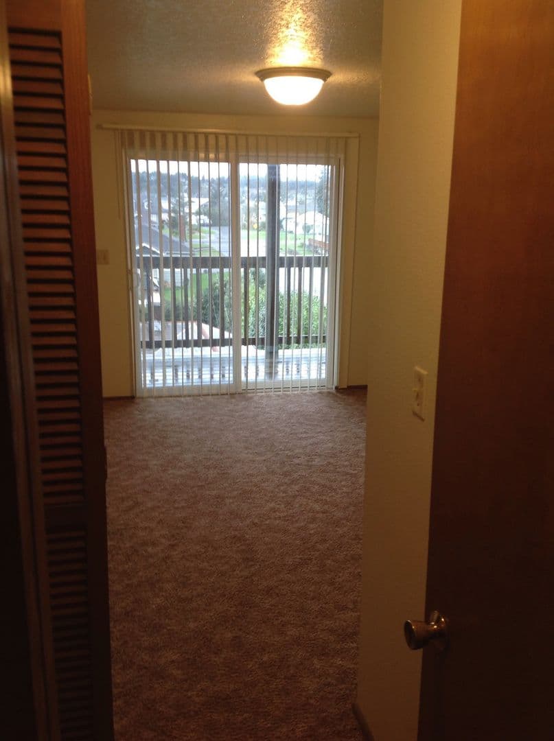 North Bend Apartment: 2092-2098 Monroe Street