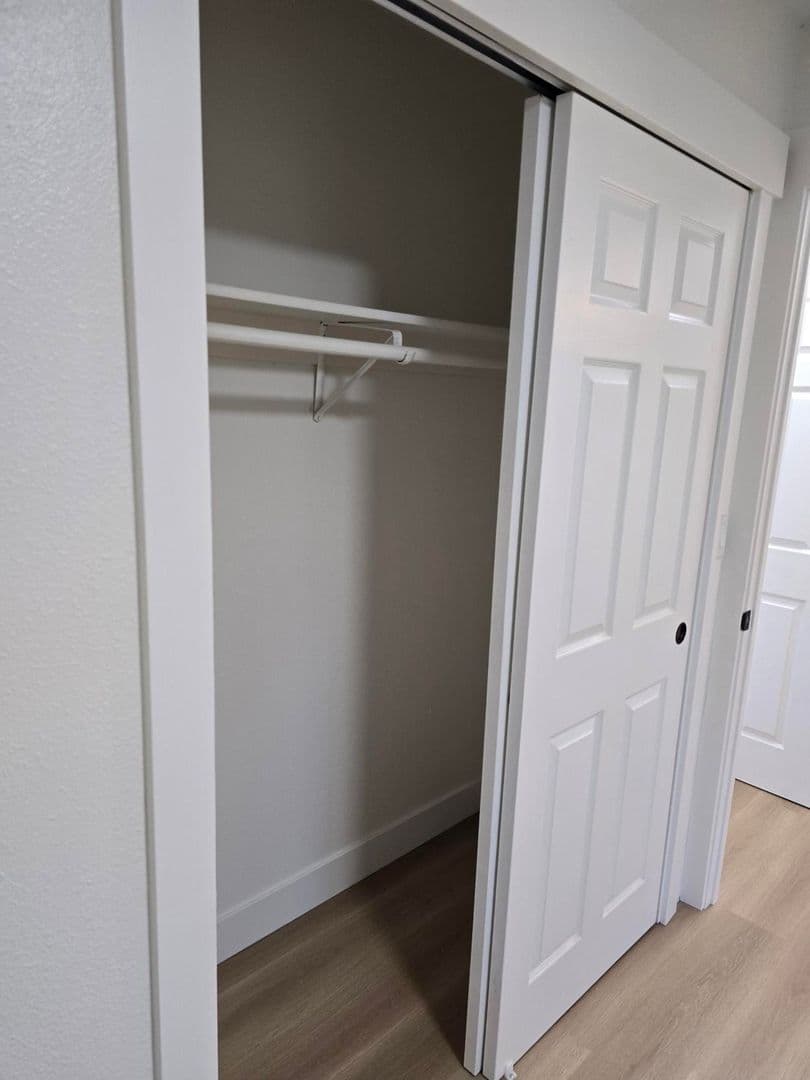 Salem Apartment: 1723 & 1727 Park Avenue NE