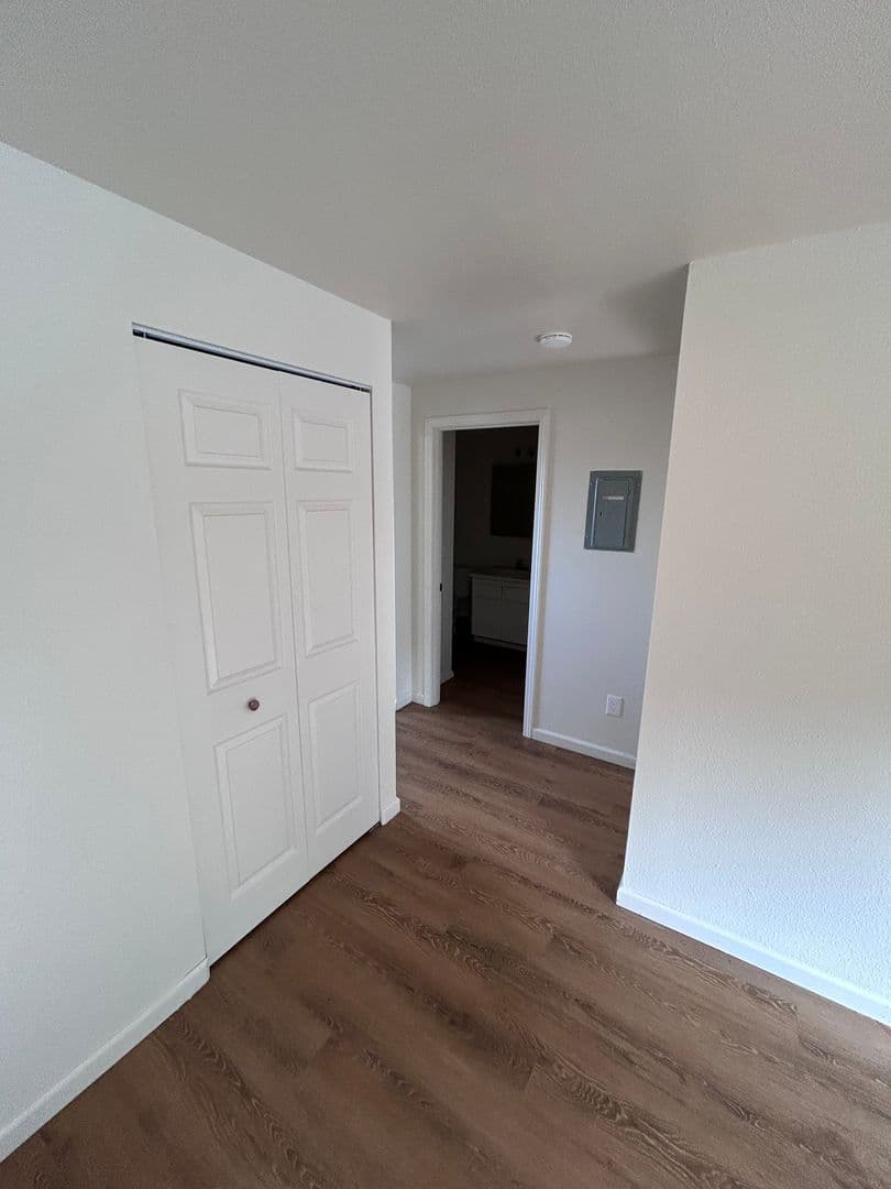 Reedsport Apartment: 795 Elm