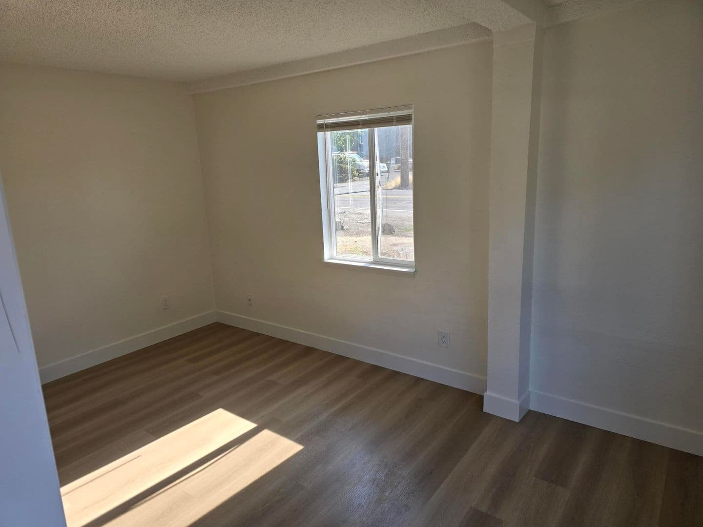 Salem Apartment: 1723 & 1727 Park Avenue NE