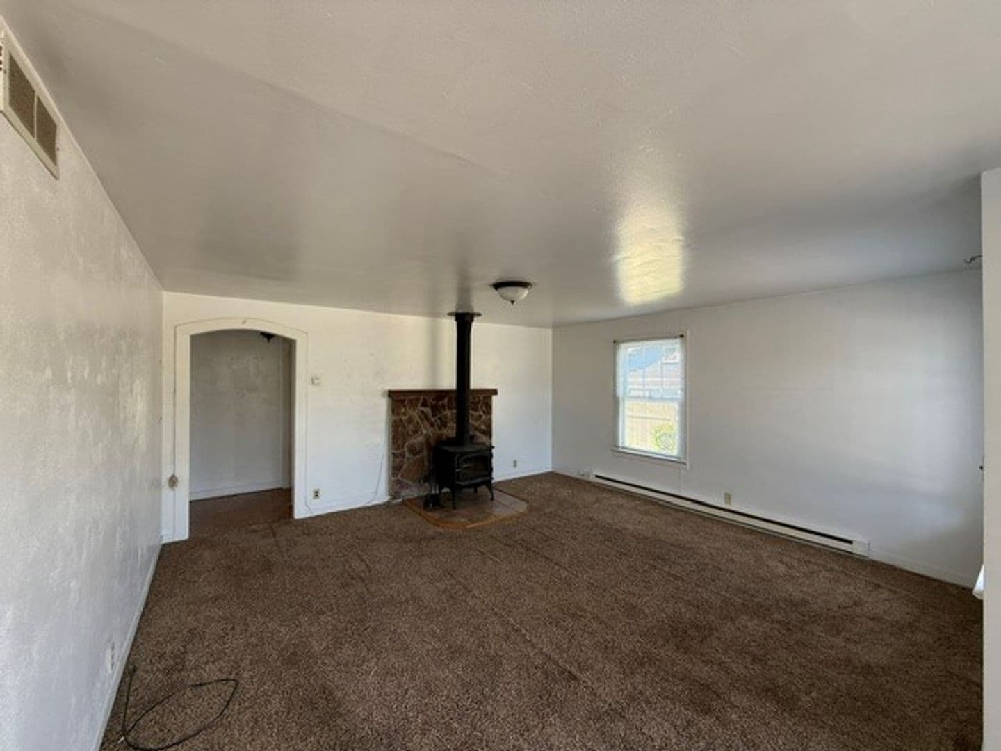 Coos Bay Apartment: 675 & 685 Elrod