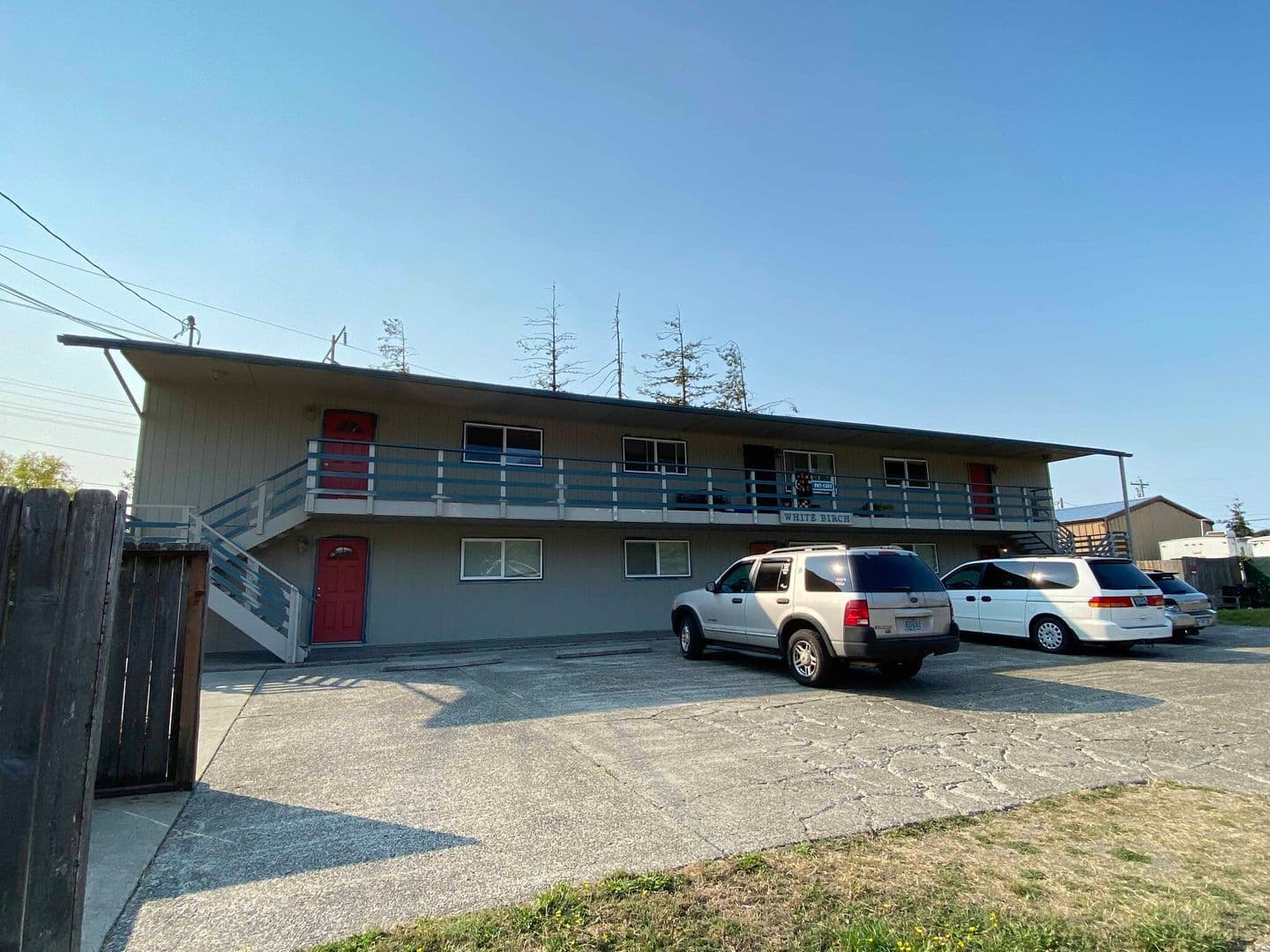 Reedsport Apartment: 1160 Ivy Street