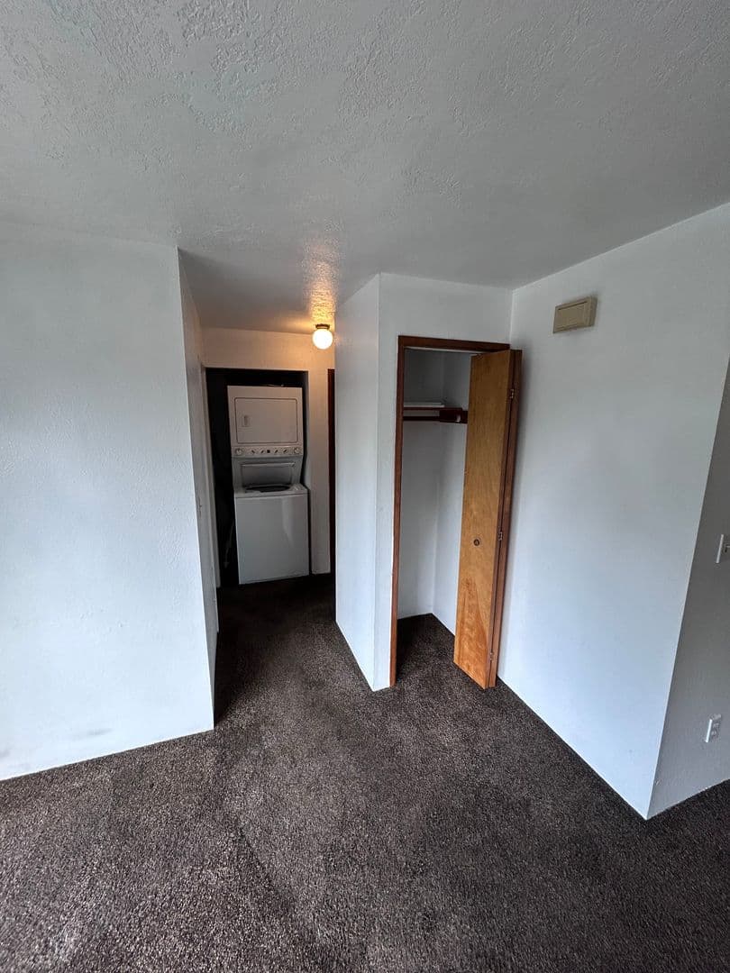 Coos Bay Apartment: 2645 N. 16th Ct.