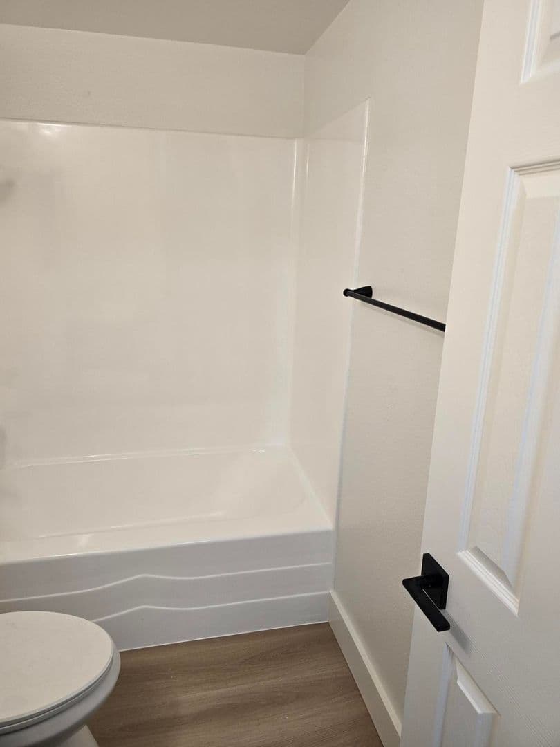 Salem Apartment: 1723 & 1727 Park Avenue NE