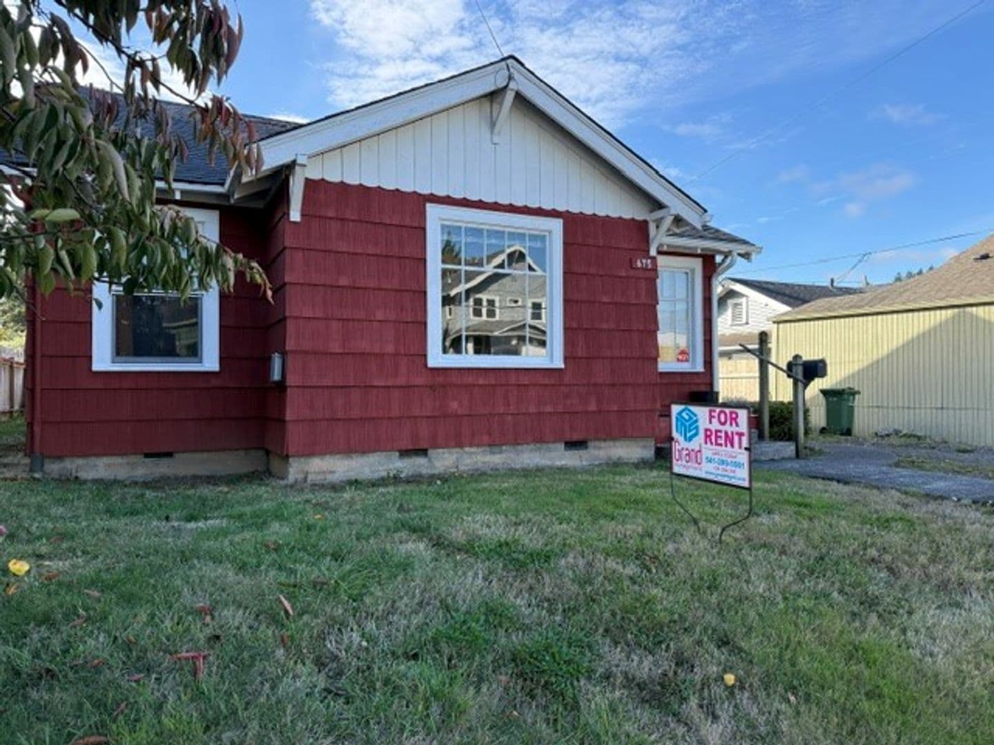 Coos Bay Apartment: 675 & 685 Elrod