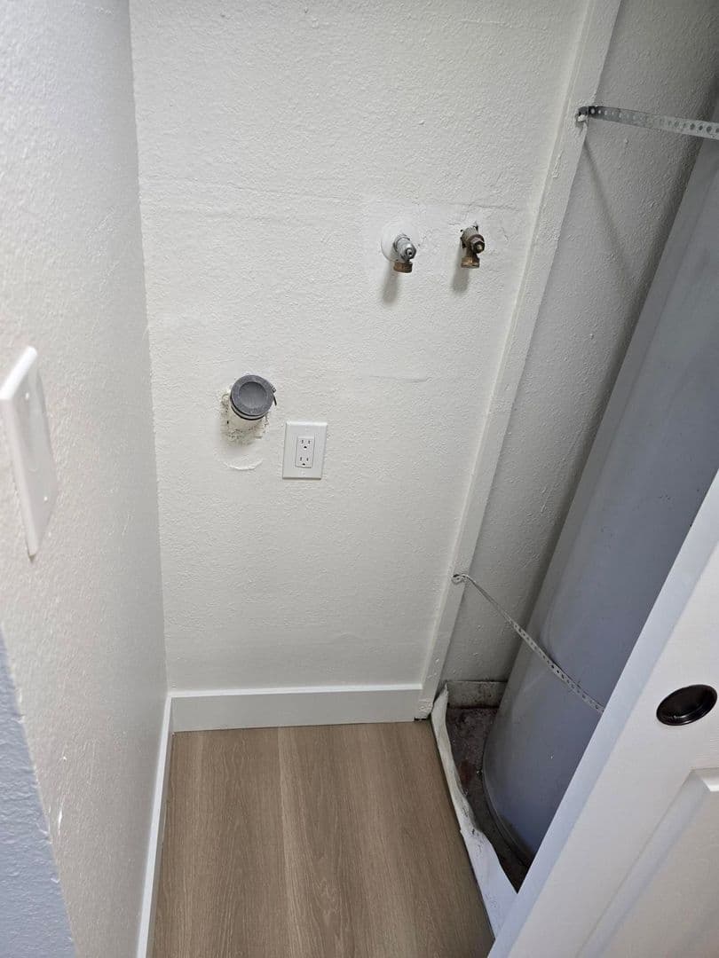 Salem Apartment: 1723 & 1727 Park Avenue NE
