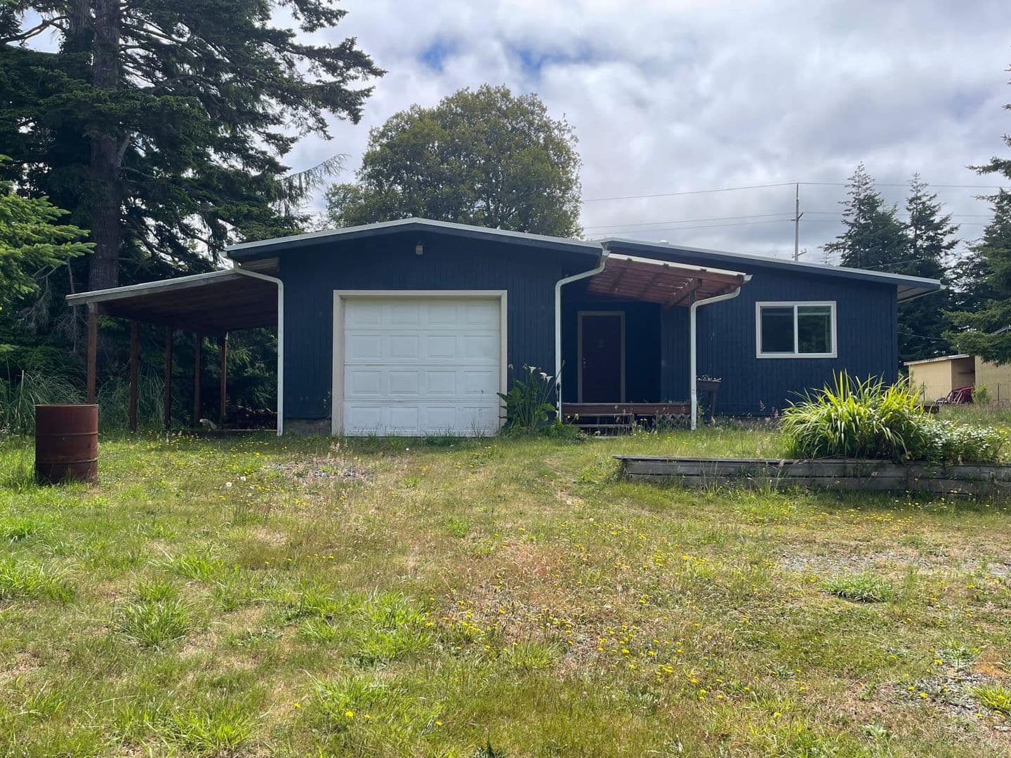 Coos Bay Apartment: 669 S. Main