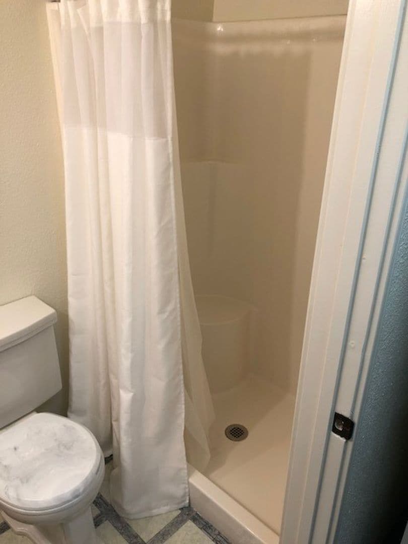 Coos Bay Apartment: 276 N. Cammann Street