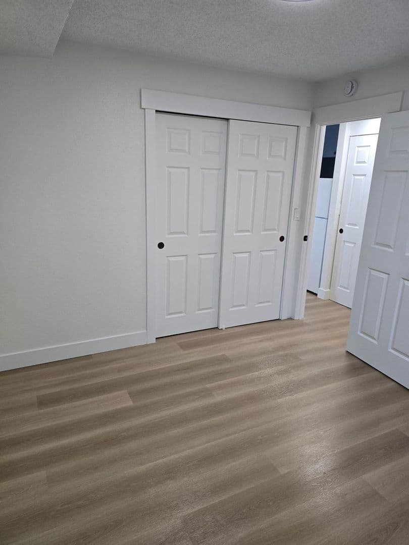 Salem Apartment: 1723 & 1727 Park Avenue NE