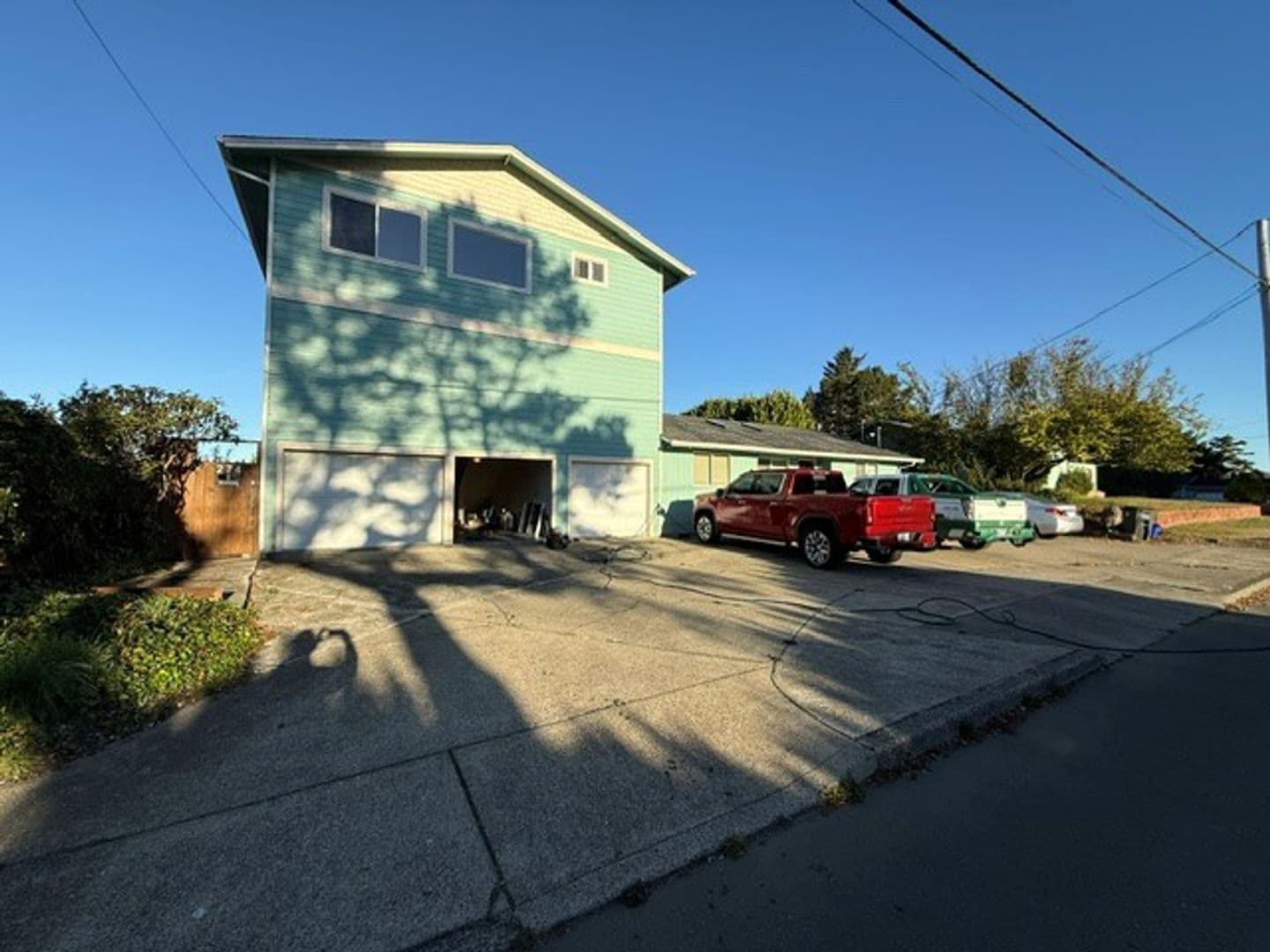 Coos Bay Apartment: 276 N. Cammann Street
